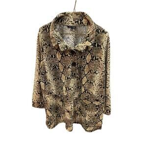 John Mark - Size L Snake Print Half Button 3/4 Length Sleeves